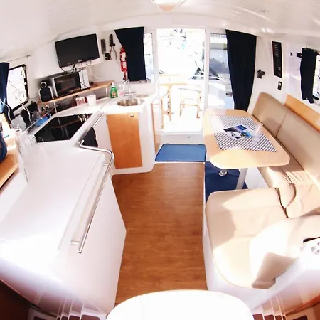 Botel Sleep On A Modern Boat In Lisbon Cascais